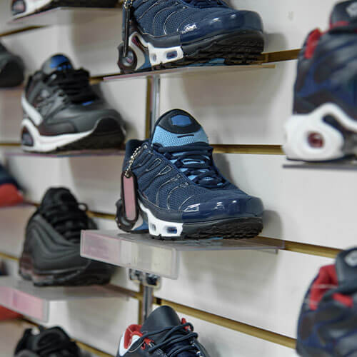 athletic footwear sold in nashville illlinois